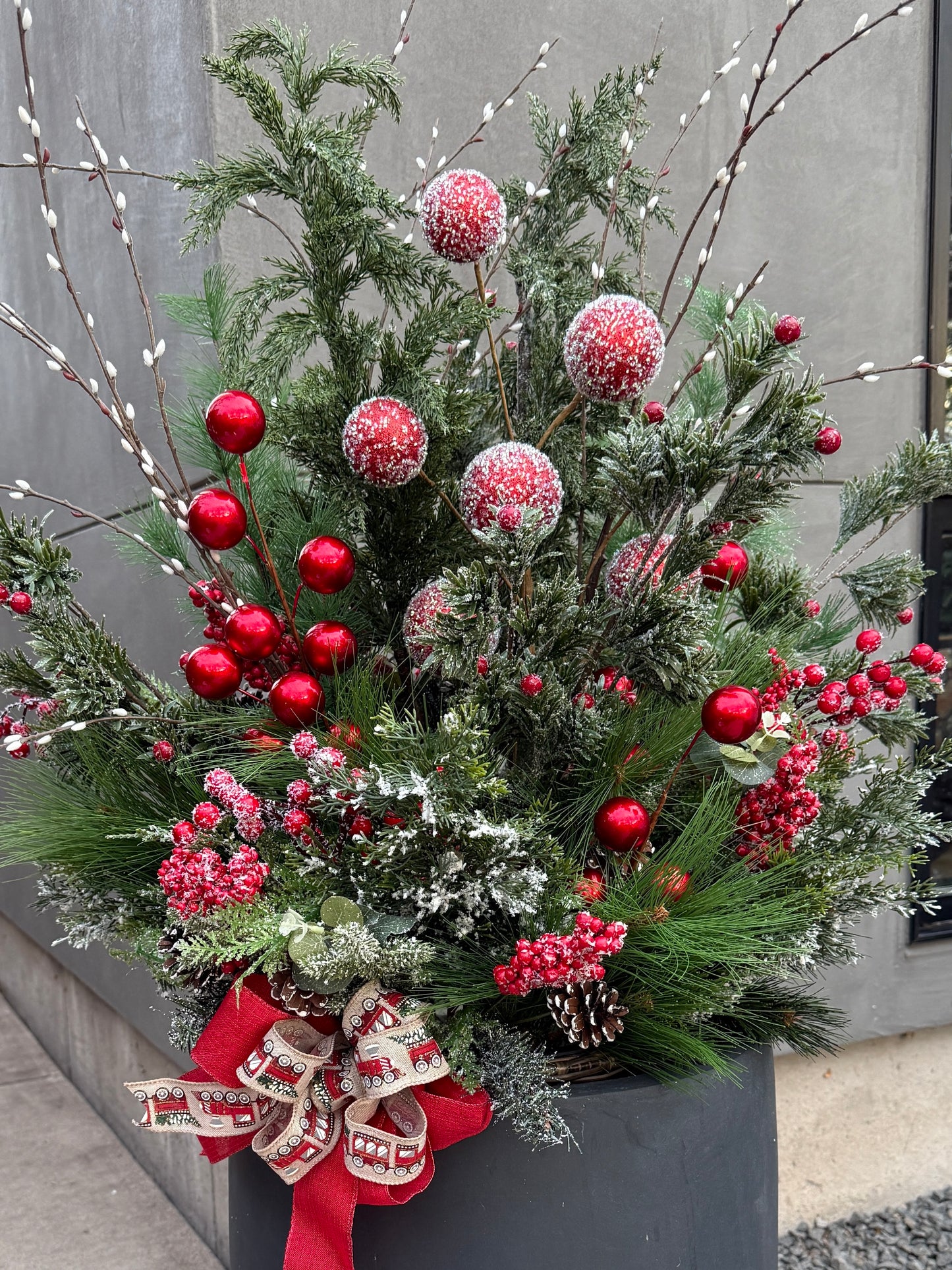 Christmas Dazzler Drop-In Arrangement