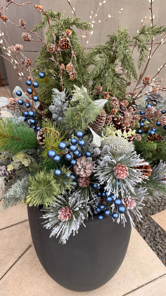 Winter Classic Drop-In Arrangement