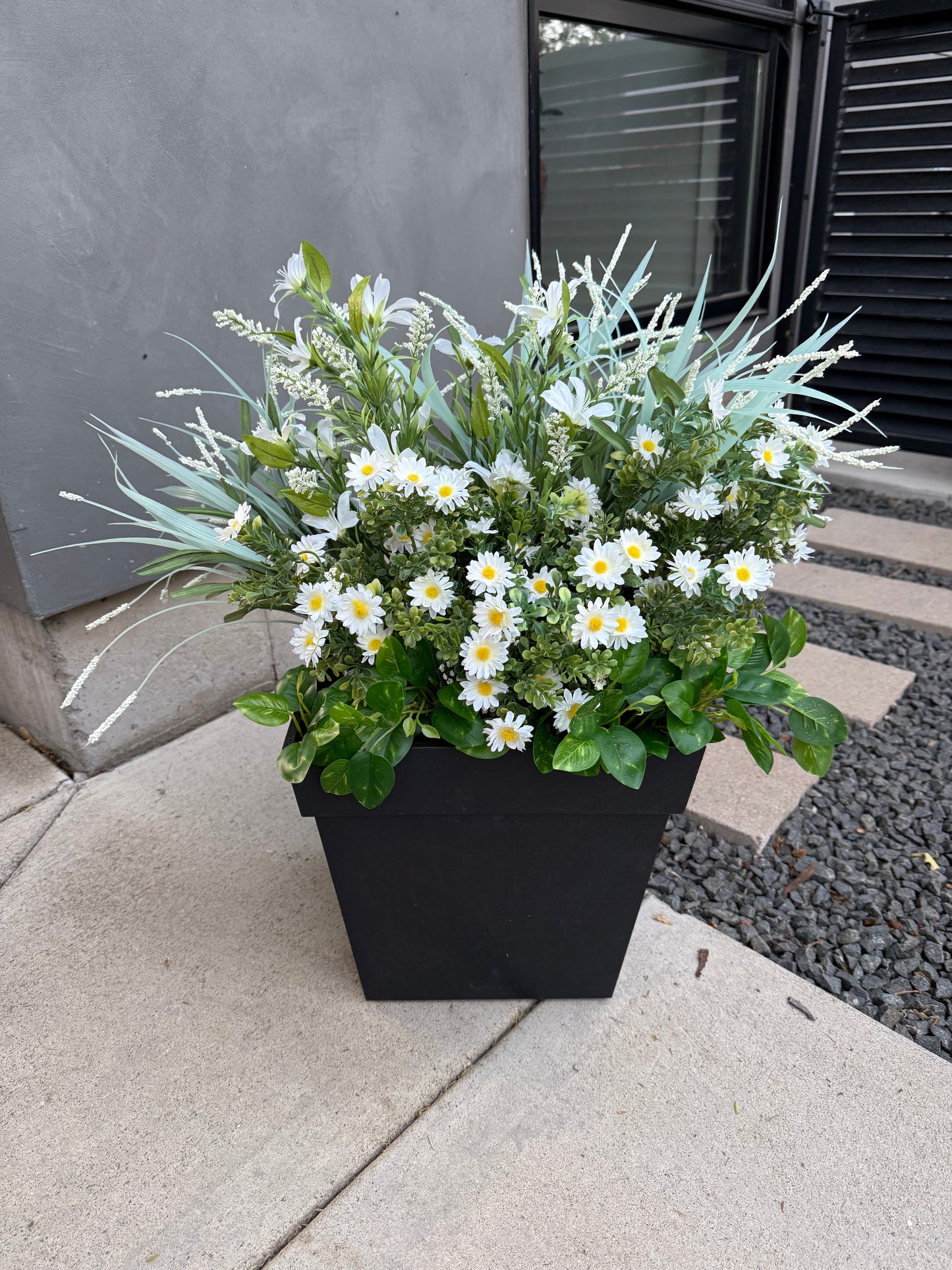 Medium Summer White and Green Faux Drop-In